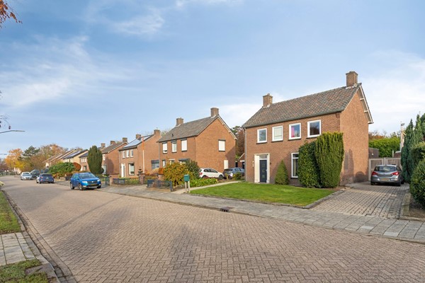 Medium property photo - Burgemeester van Ginnekenstraat 11, 6021 AH Budel